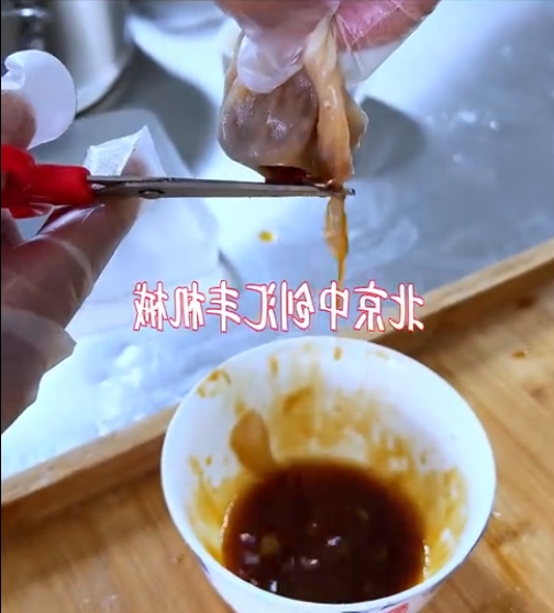 解密 湯多，餡兒大，皮兒薄。晶瑩剔透的灌湯包，是如何做出來的？